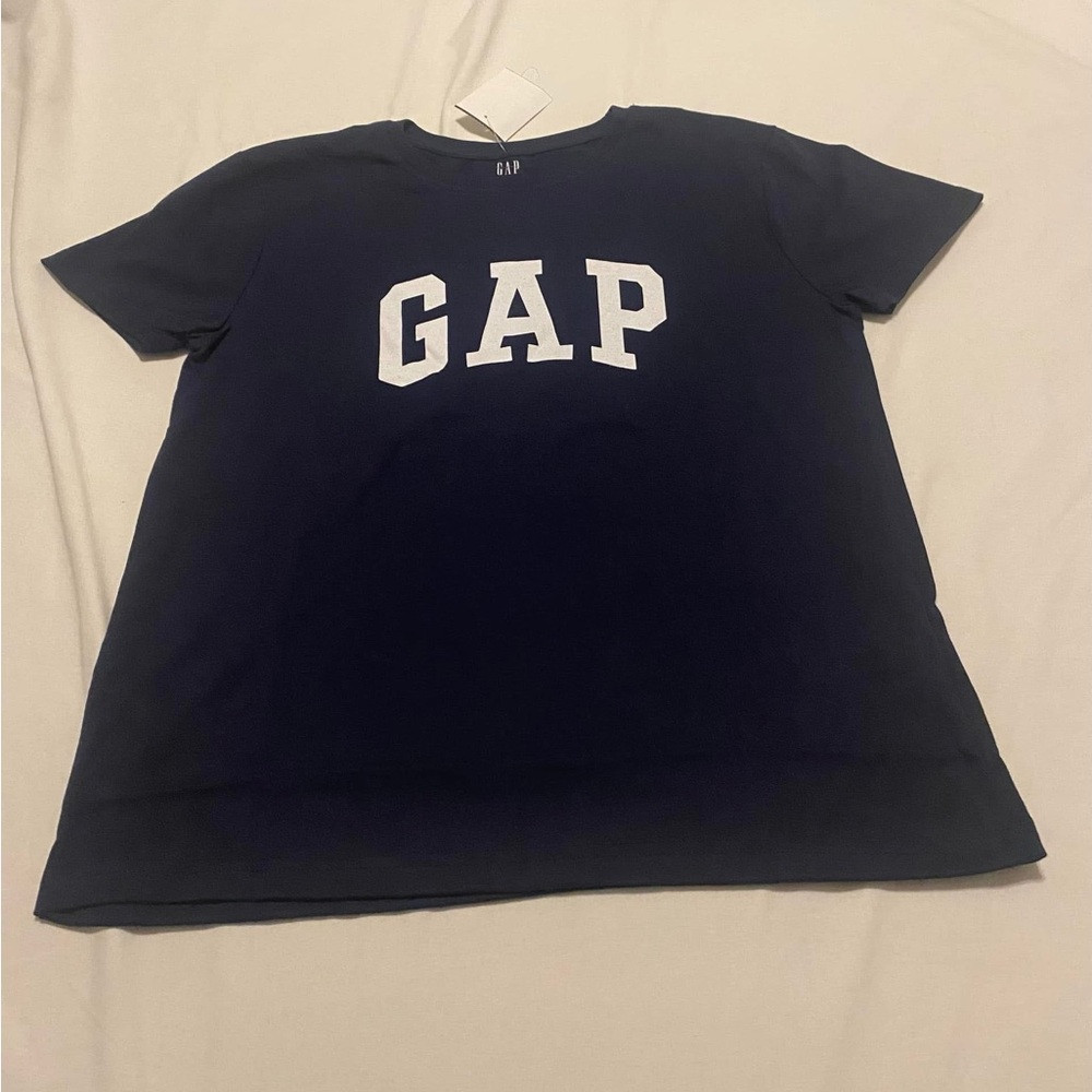 Never worn. Smoke and pet free home